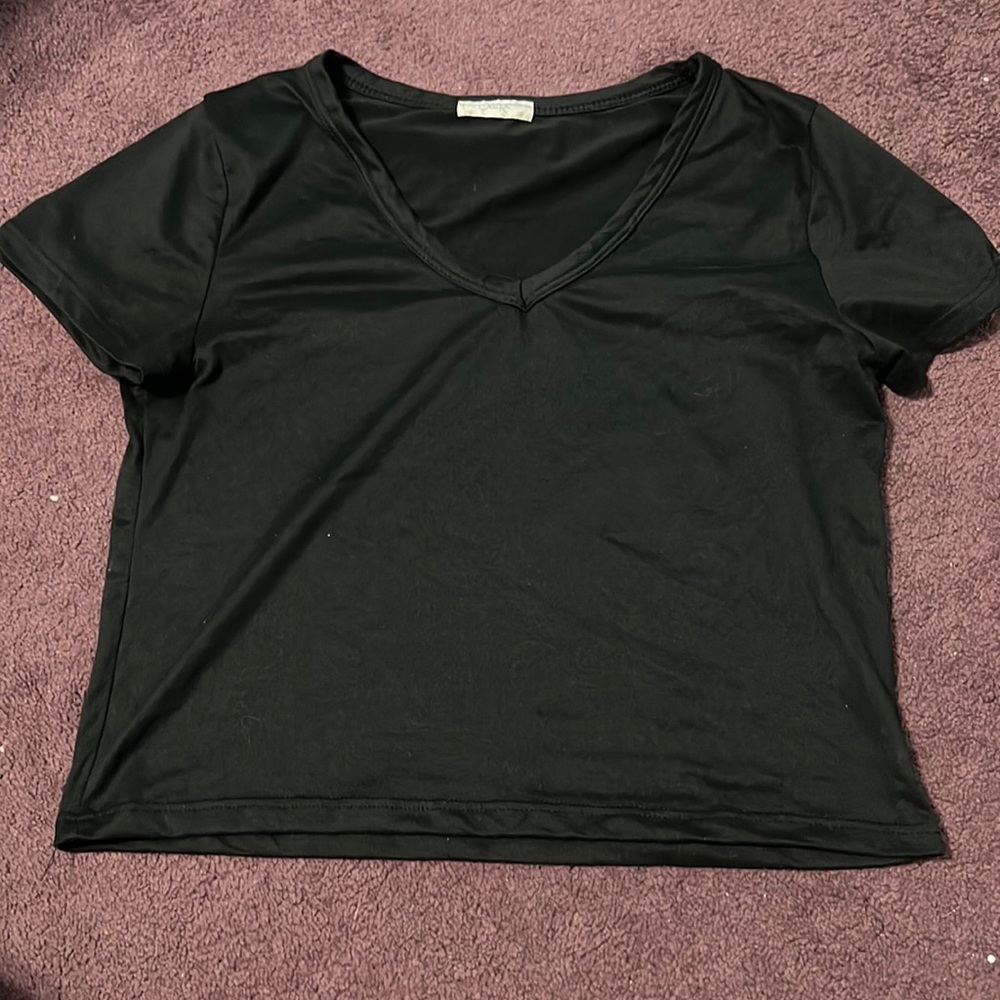 Black cropped olivia Rae shirt
